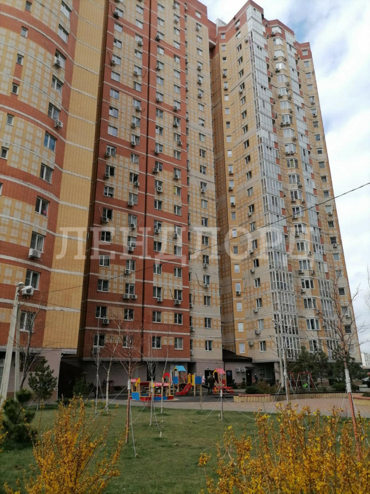 3-комн квартира 20-я улица, 43