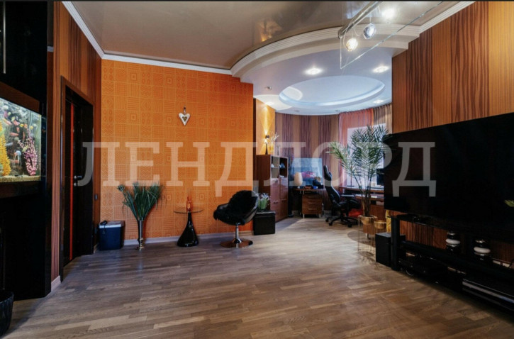 4-комн квартира Крыловской переулок, 35