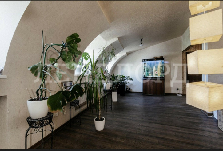 4-комн квартира Крыловской переулок, 35