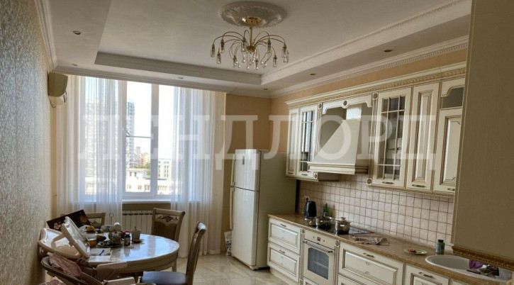 3-комн квартира улица Текучёва, 139В