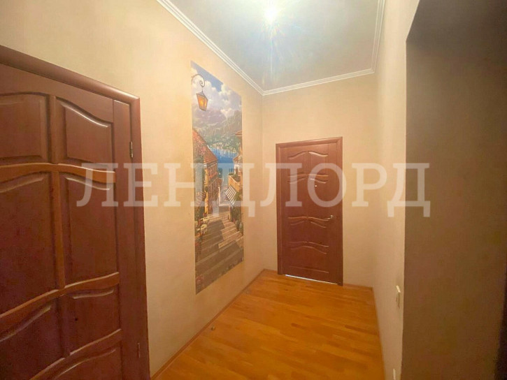 3-комн квартира улица Амиряна, 1А