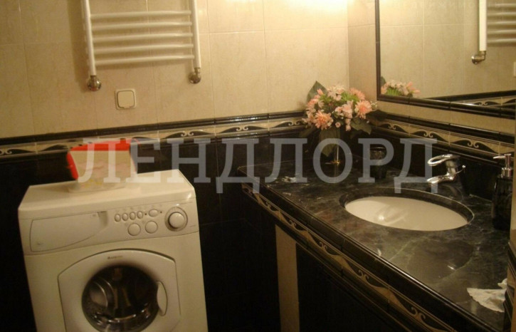 3-комн квартира проспект Шолохова, 51