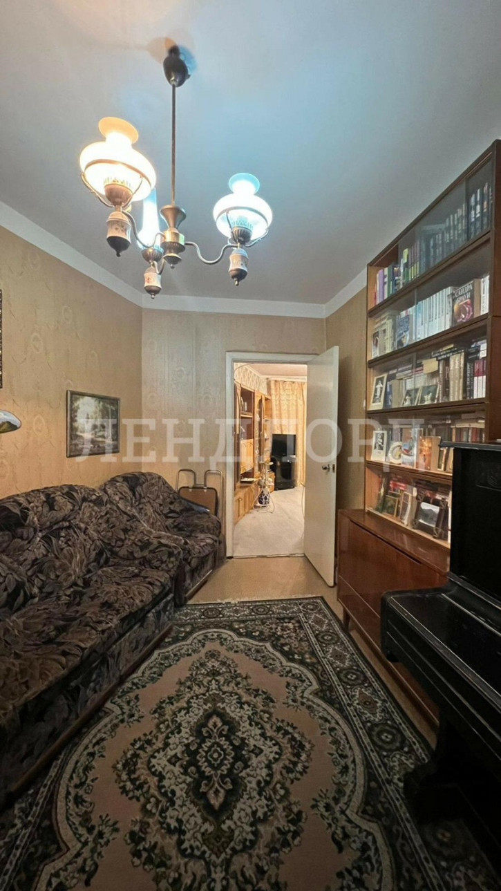 4-комн квартира улица 339-й Стрелковой Дивизии, 9