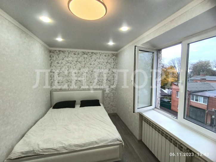 3-комн квартира улица Малюгиной, 284