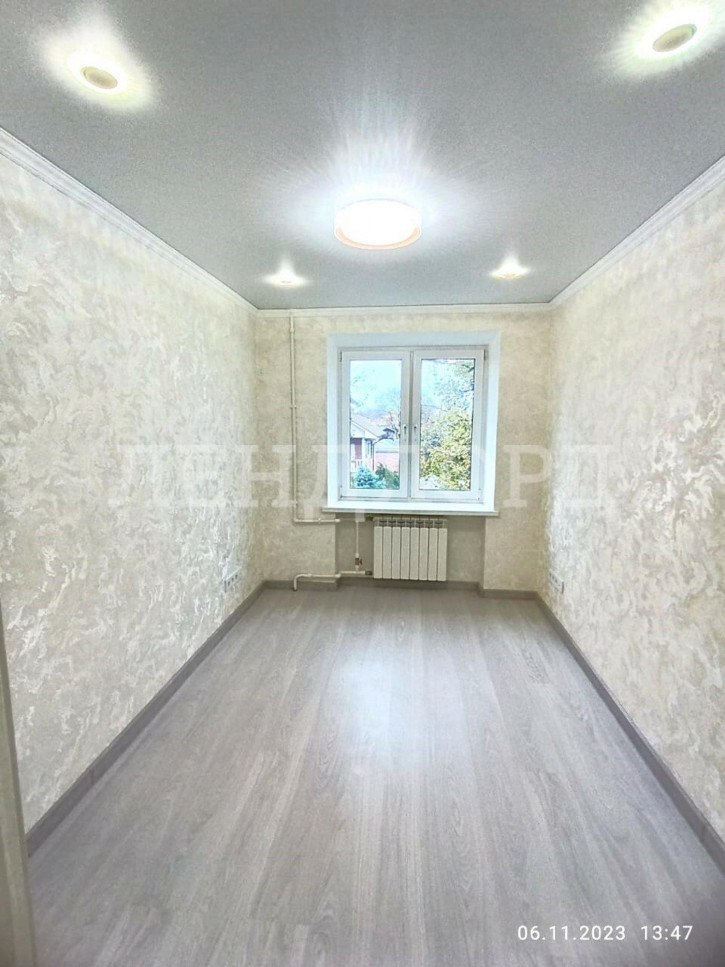 3-комн квартира улица Малюгиной, 284