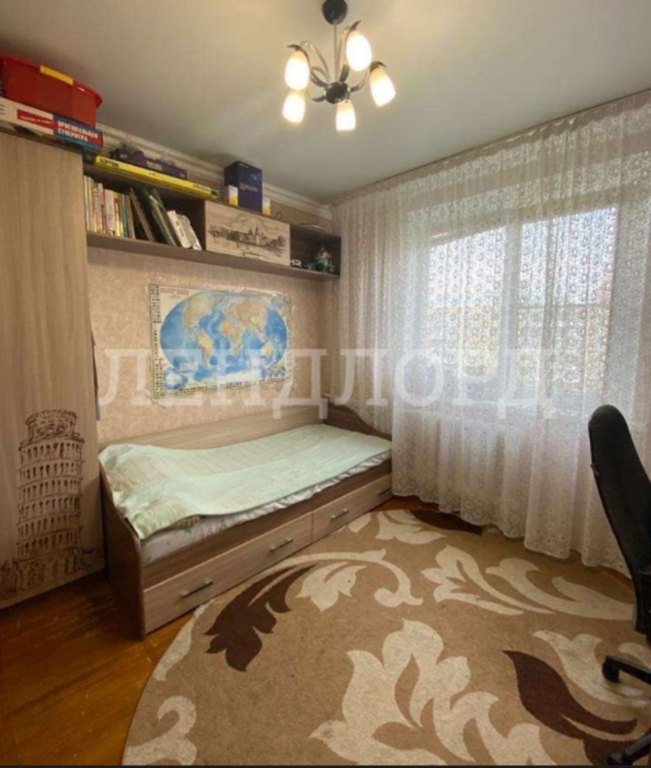 3-комн квартира улица Добровольского, 11/2