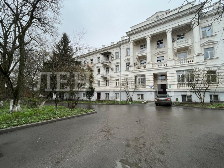 4-комн квартира улица Богдана Хмельницкого, 151