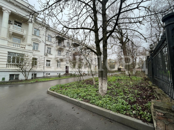 4-комн квартира улица Богдана Хмельницкого, 151