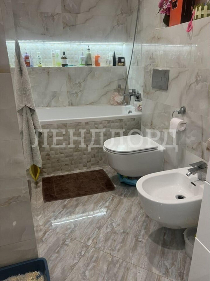 3-комн квартира улица Добровольского, 1/1