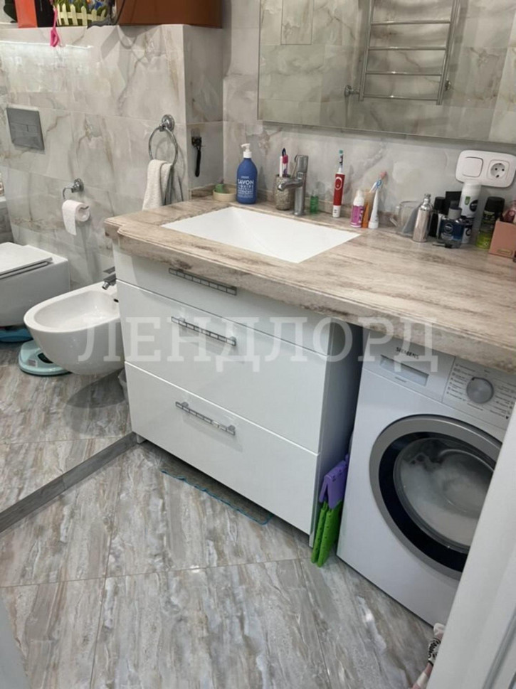 3-комн квартира улица Добровольского, 1/1