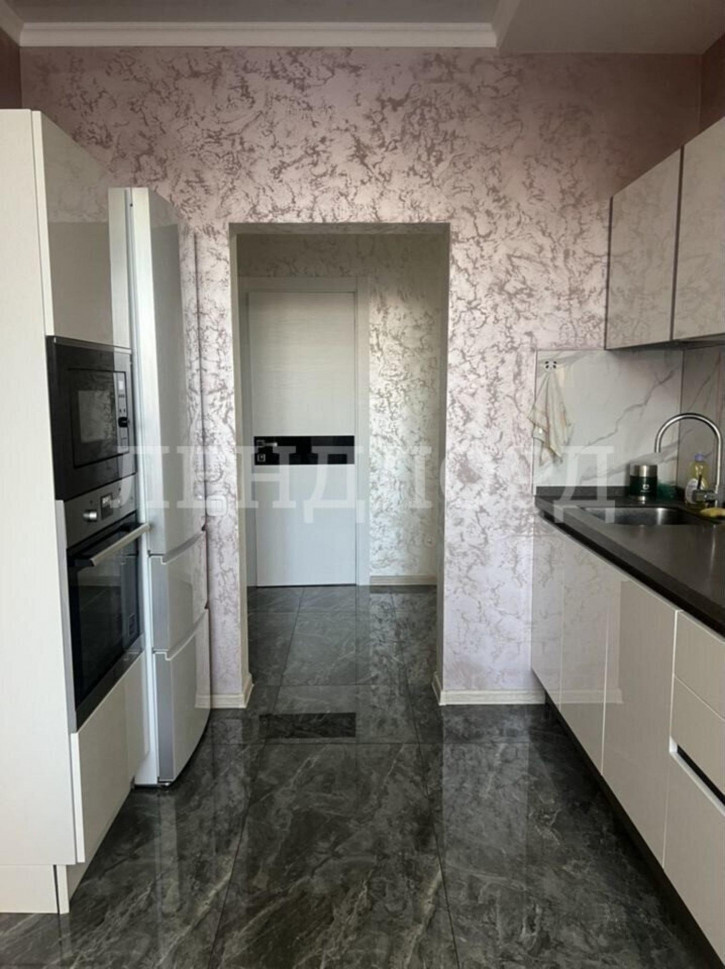 3-комн квартира улица Добровольского, 1/1