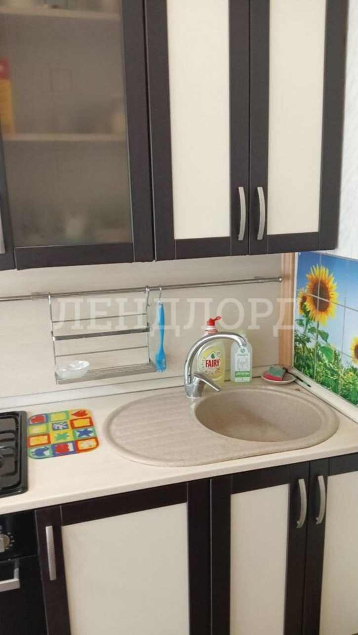 3-комн квартира улица Суворова, 28