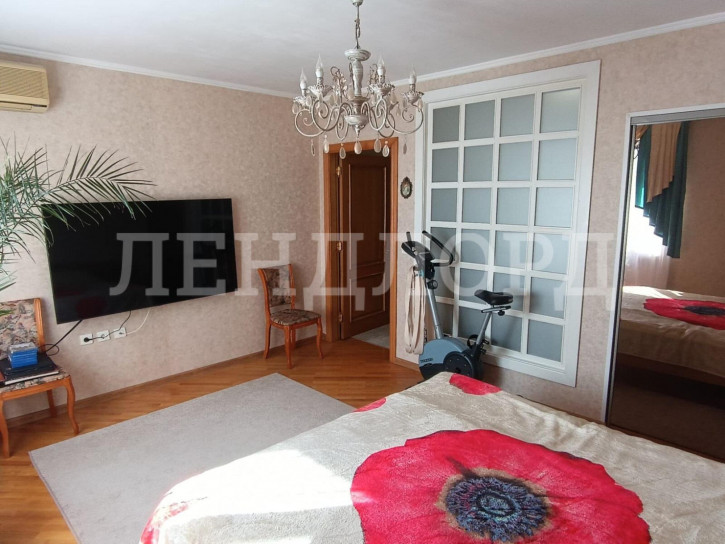 3-комн квартира улица Максима Горького, 220А