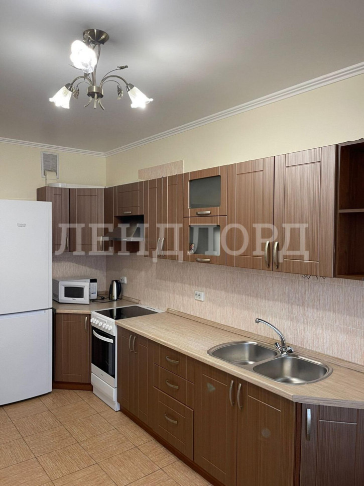 1-комн квартира улица Закруткина, 61