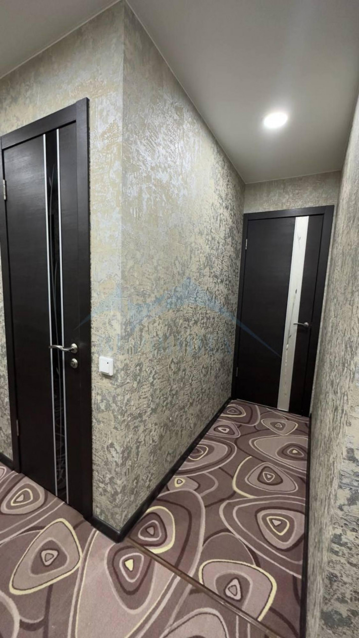 2-комн квартира Мира улица,1к5
