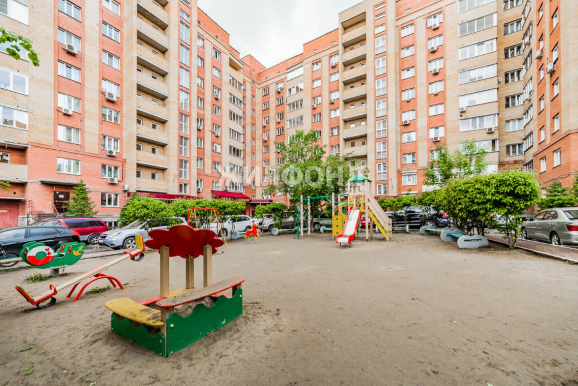 Купить квартиру за 12 700 000 рублей на Семьи Шамшиных, 30