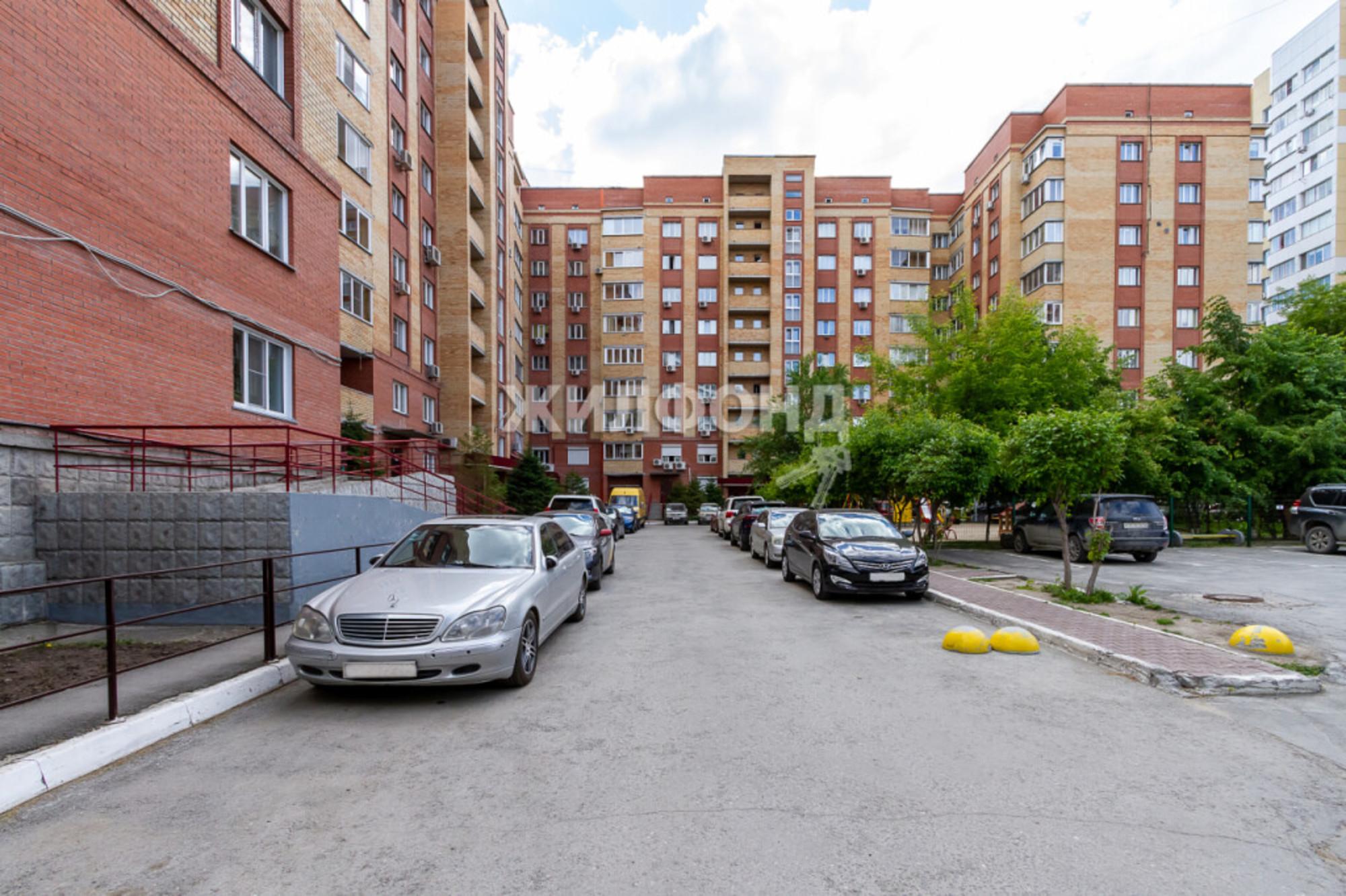 Купить квартиру за 12 700 000 рублей на Семьи Шамшиных, 30