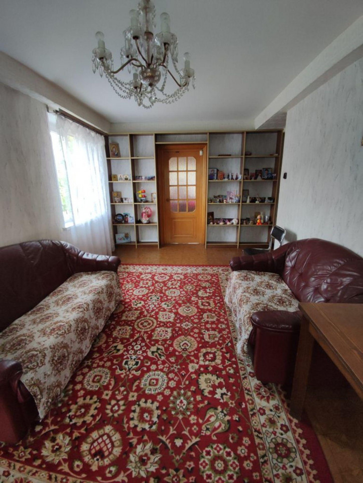 4-комн квартира Героев Космоса ул, 52