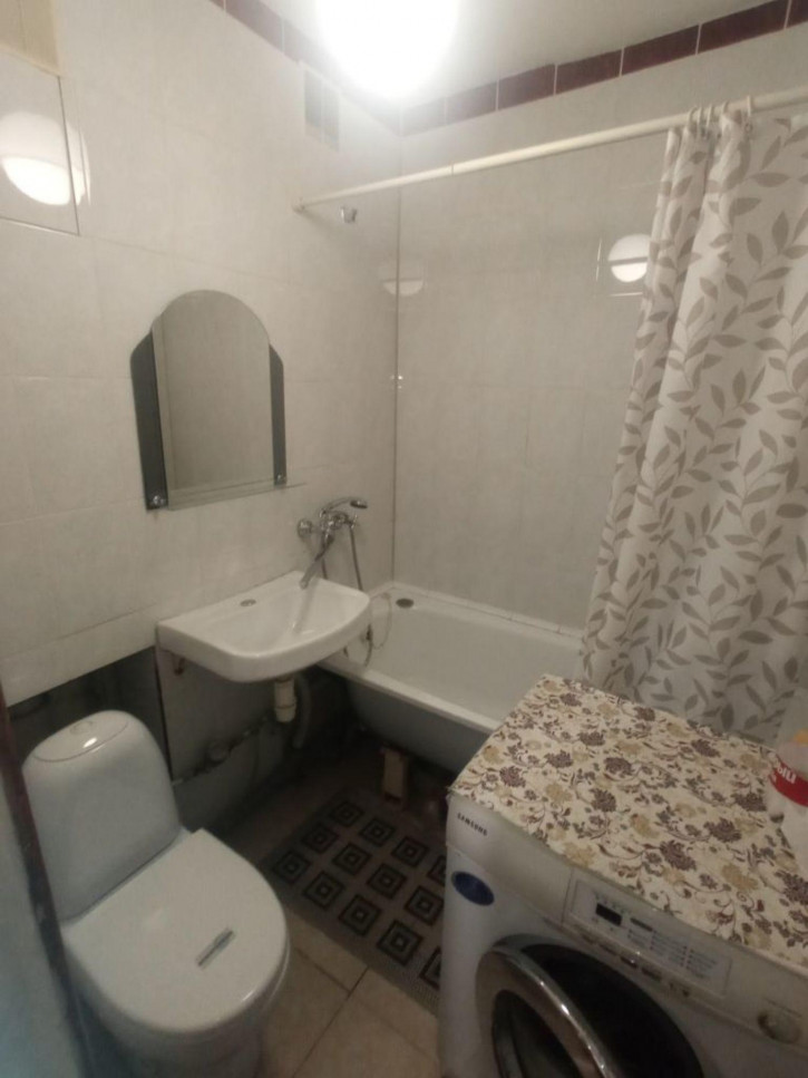 1-комн квартира Космонавта Комарова ул, 17А