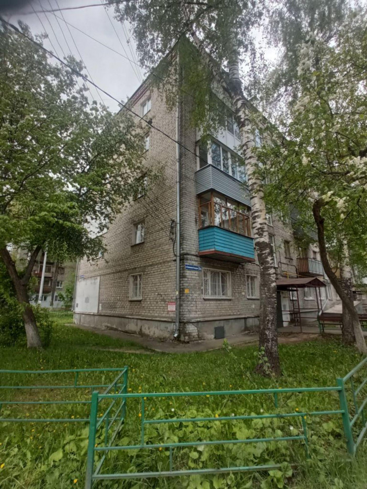 1-комн квартира Космонавта Комарова ул, 17А
