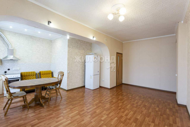 2-комн квартира Строителей проспект, д.37
