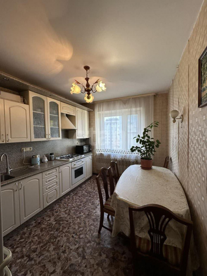 3-комн квартира Пензенская, 57
