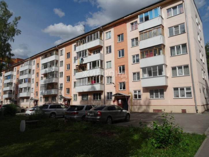 3-комн квартира Петухова, 108