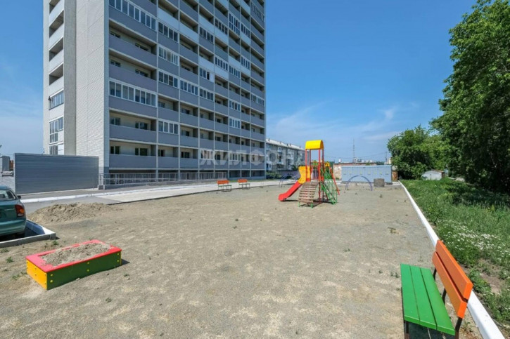 2-комн квартира Беловежская, 50