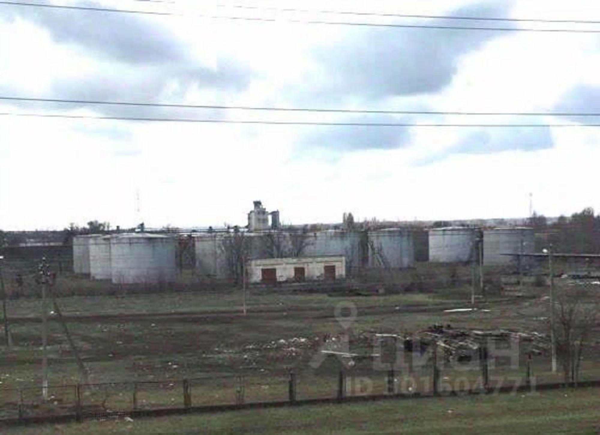 Купить складское помещение за 200 005 000 рублей на Зимовники п., Железнодорожная,97