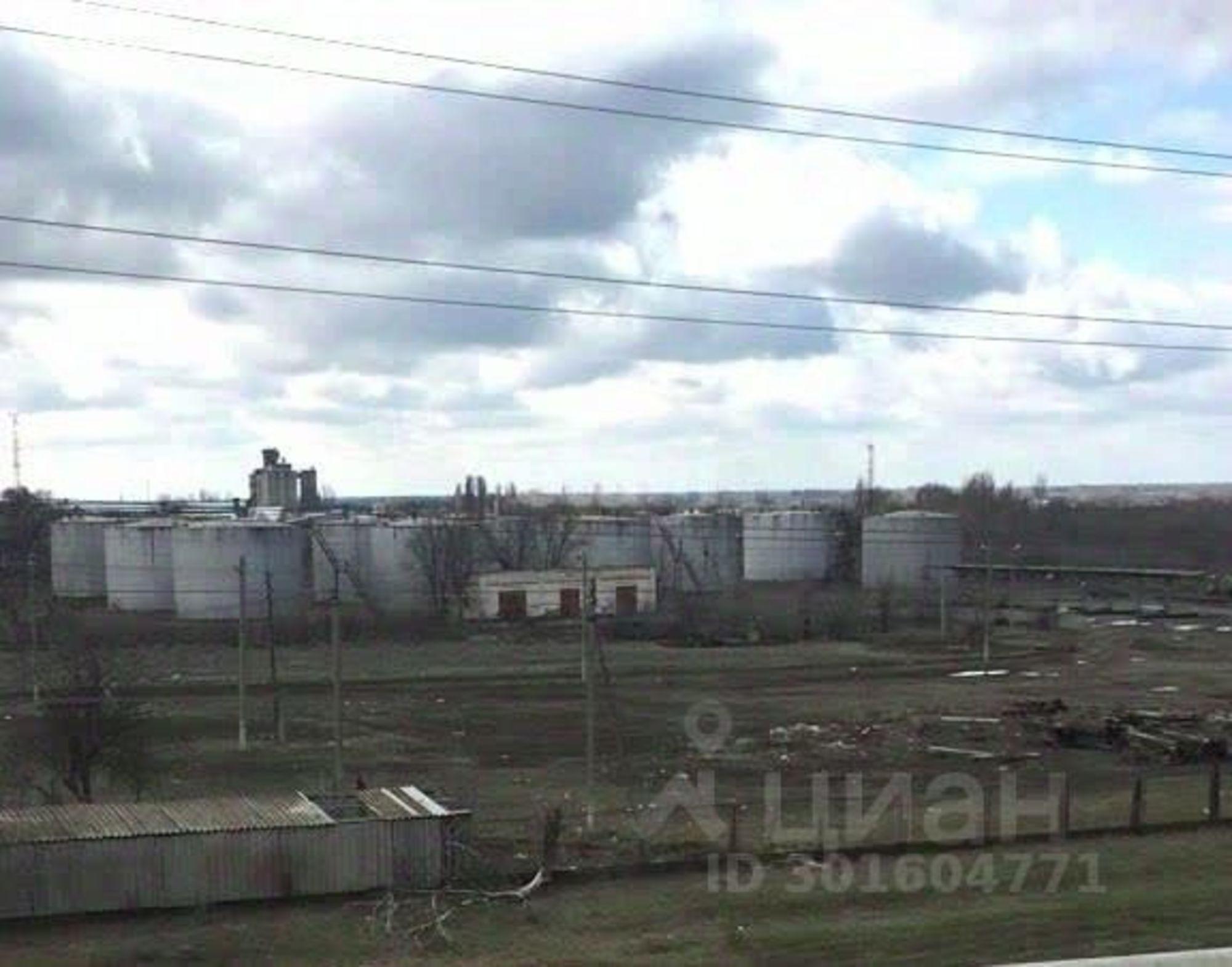 Купить складское помещение за 200 005 000 рублей на Зимовники п., Железнодорожная,97