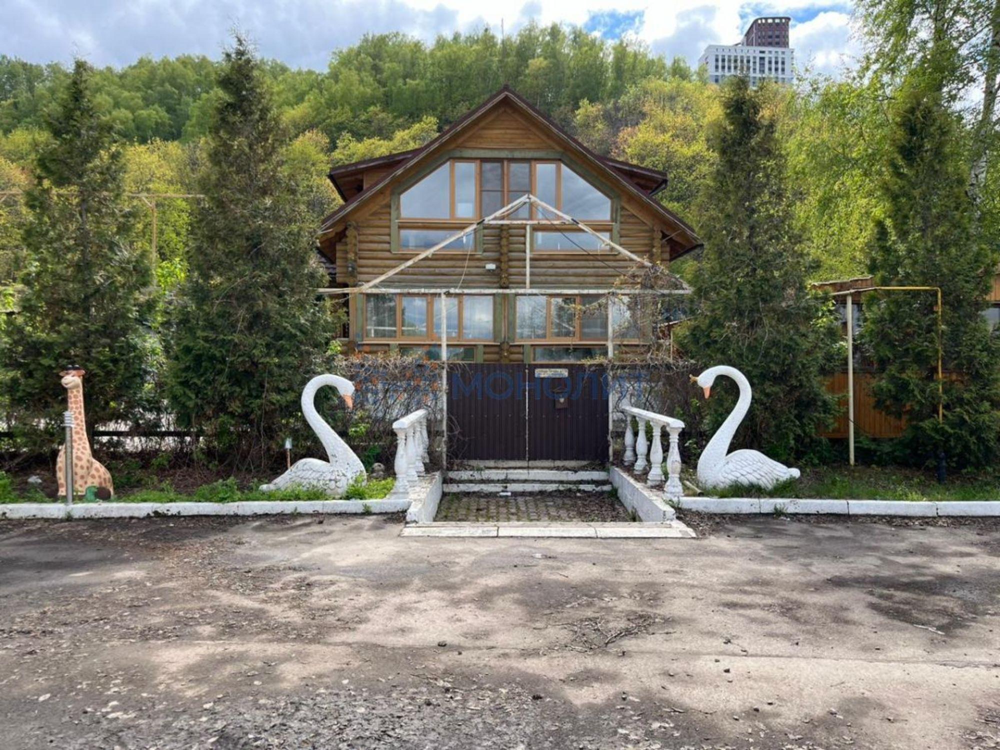 Купить дачу, дом, коттедж за 72 000 000 рублей на Печёры сл, 178а
