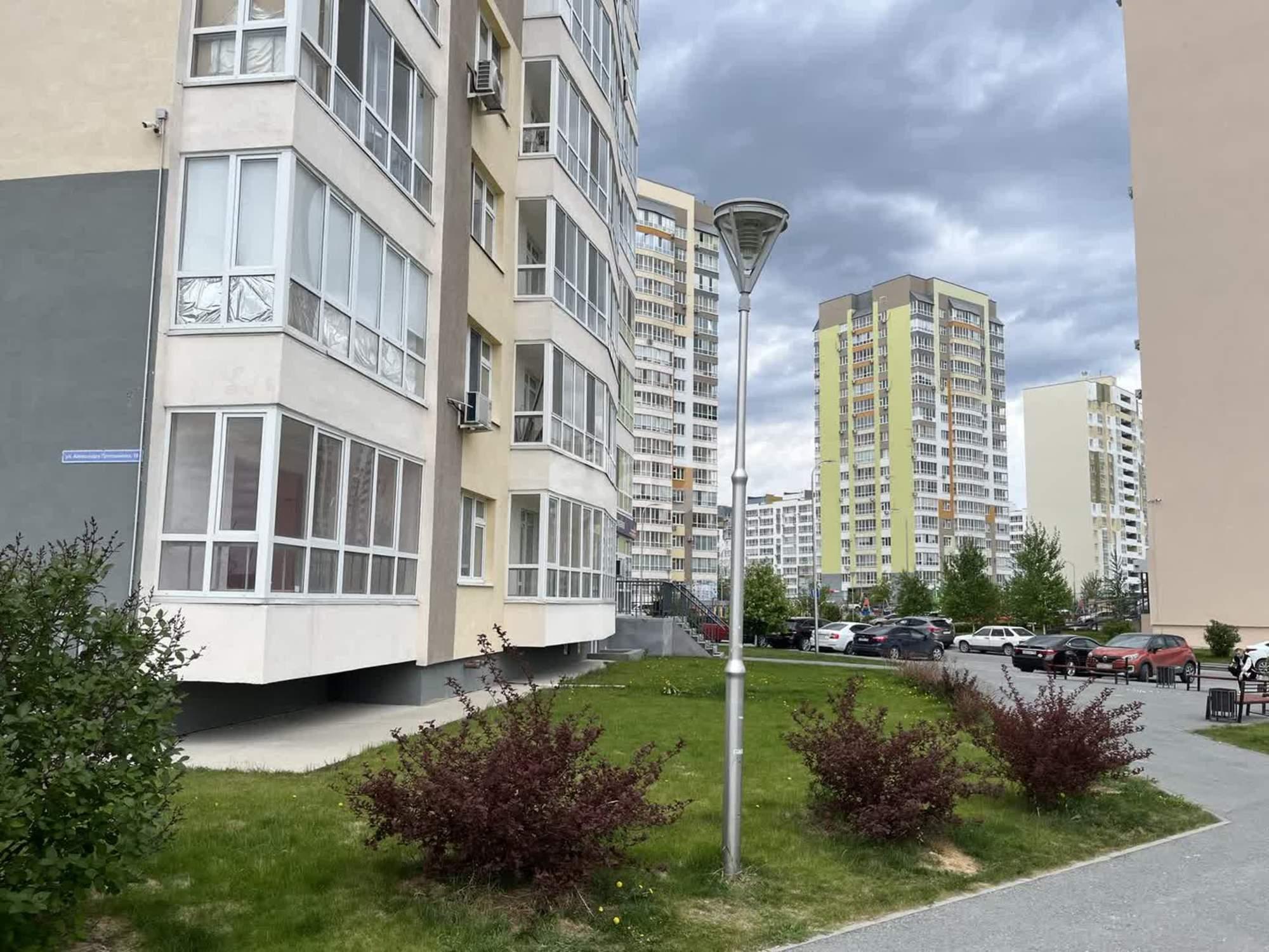 Сдать торговое помещение за 125 000 рублей на Александра Протозанова 18/3