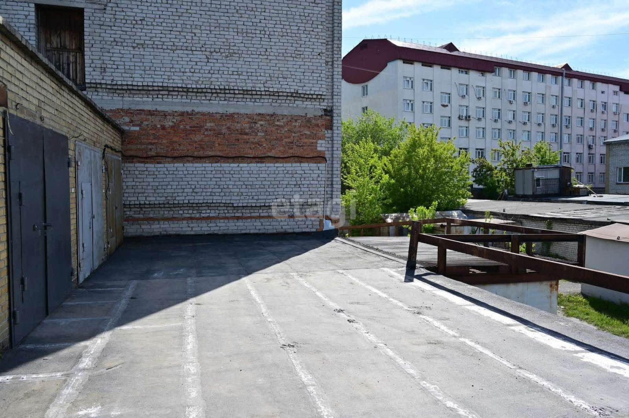 Купить гараж, место в паркинге за 450 000 рублей на Республики 211 к1