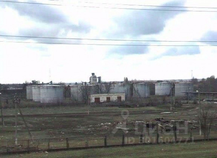 Склад Зимовники п., Железнодорожная,97
