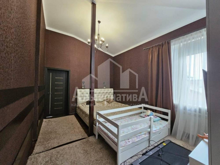 2-комн квартира Островского ул.