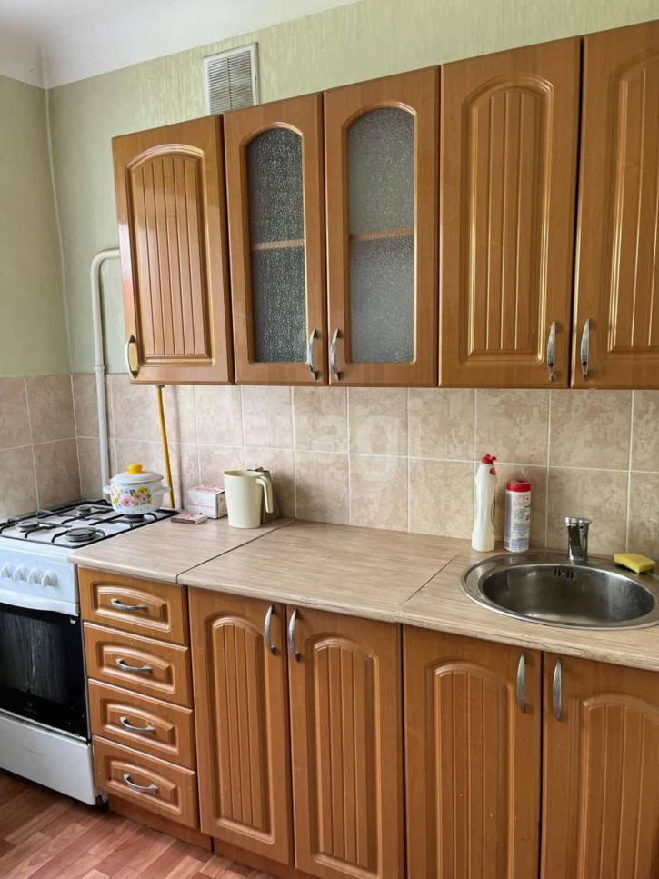 2-комн квартира Андрианова, 2