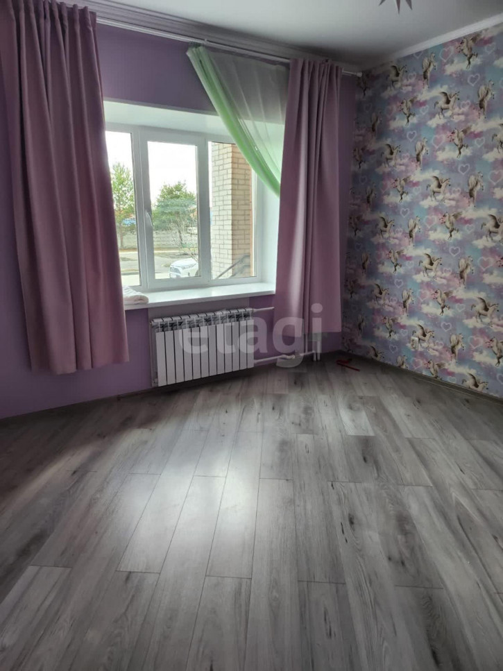 4-комн квартира проспект Комарова, 9