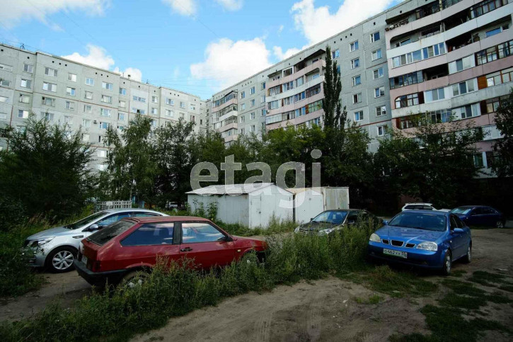 3-комн квартира Дмитриева, 2/4