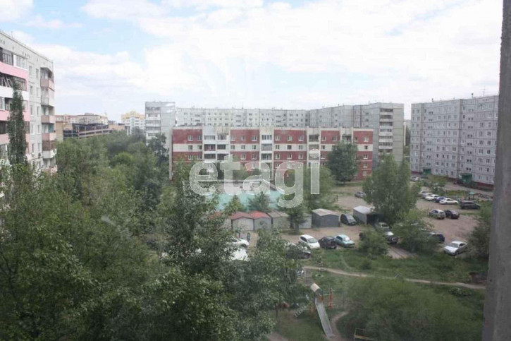 3-комн квартира Дмитриева, 2/4