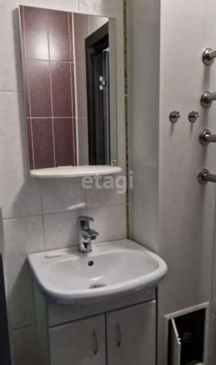 2-комн квартира Пермякова, 72
