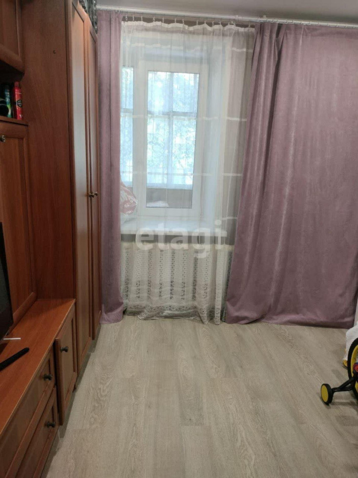 3-комн квартира Мельникайте, 48а