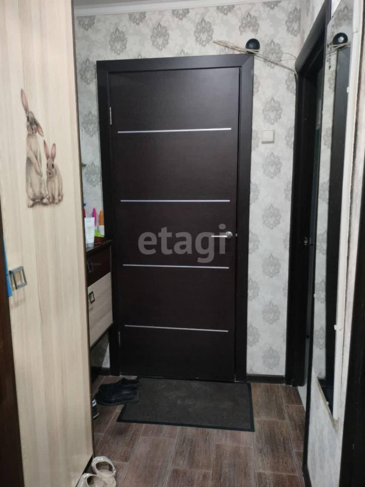 3-комн квартира Мельникайте, 48а