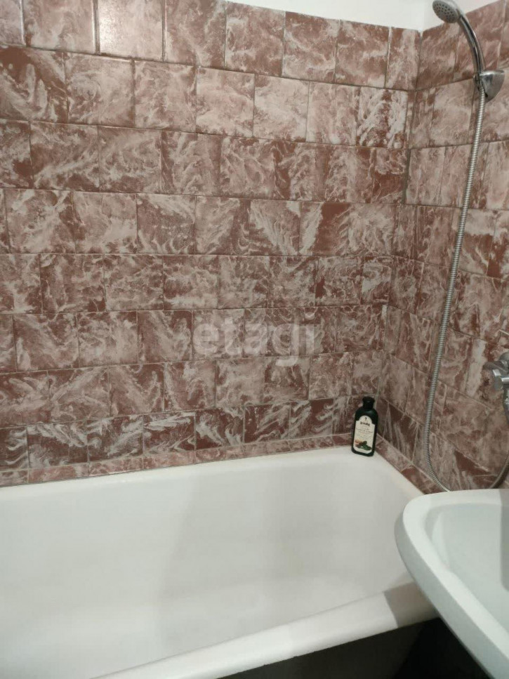 3-комн квартира Мельникайте, 48а