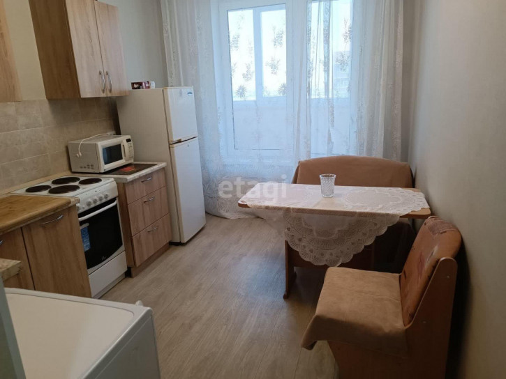 1-комн квартира Фармана Салманова, 10