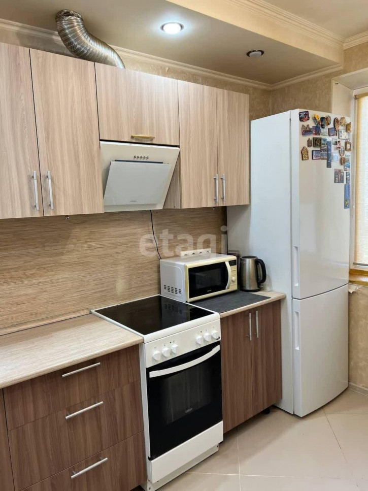 3-комн квартира Камчатская, 2