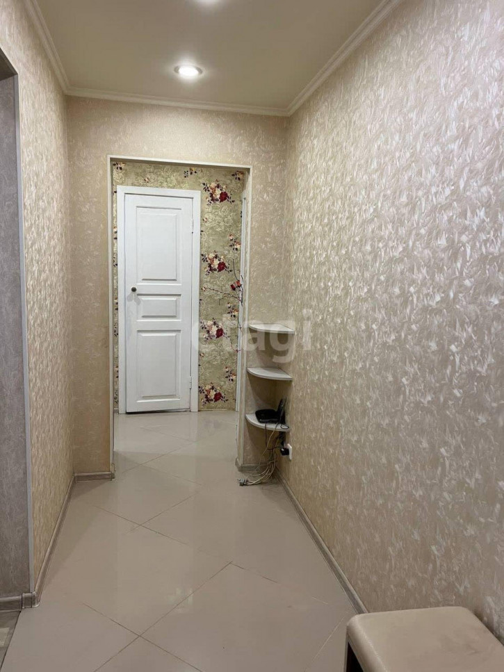 3-комн квартира Камчатская, 2