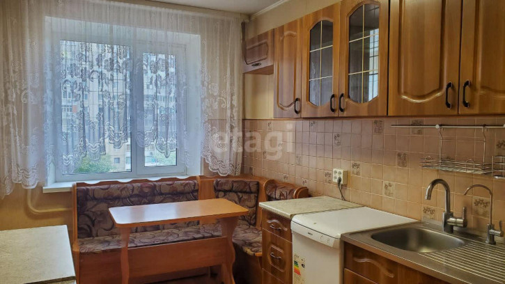 3-комн квартира Монтажников, 17