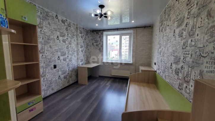 3-комн квартира Монтажников, 17
