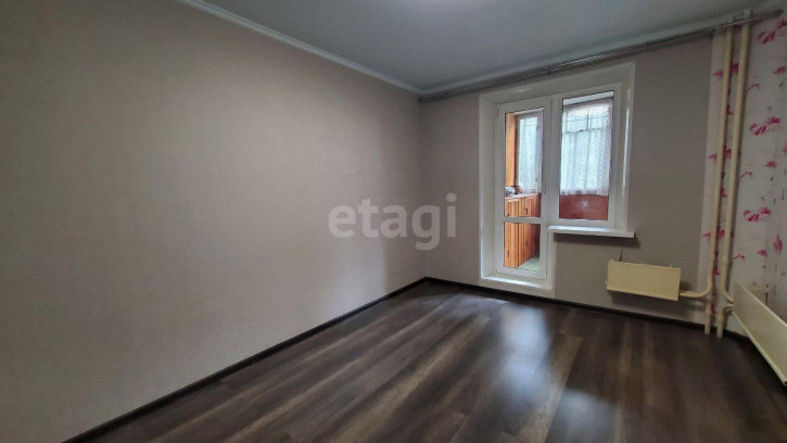 3-комн квартира Монтажников, 17