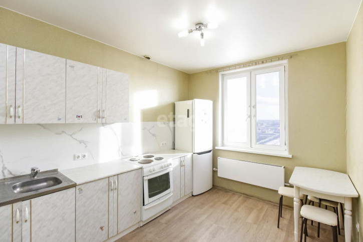 2-комн квартира Западносибирская, 30